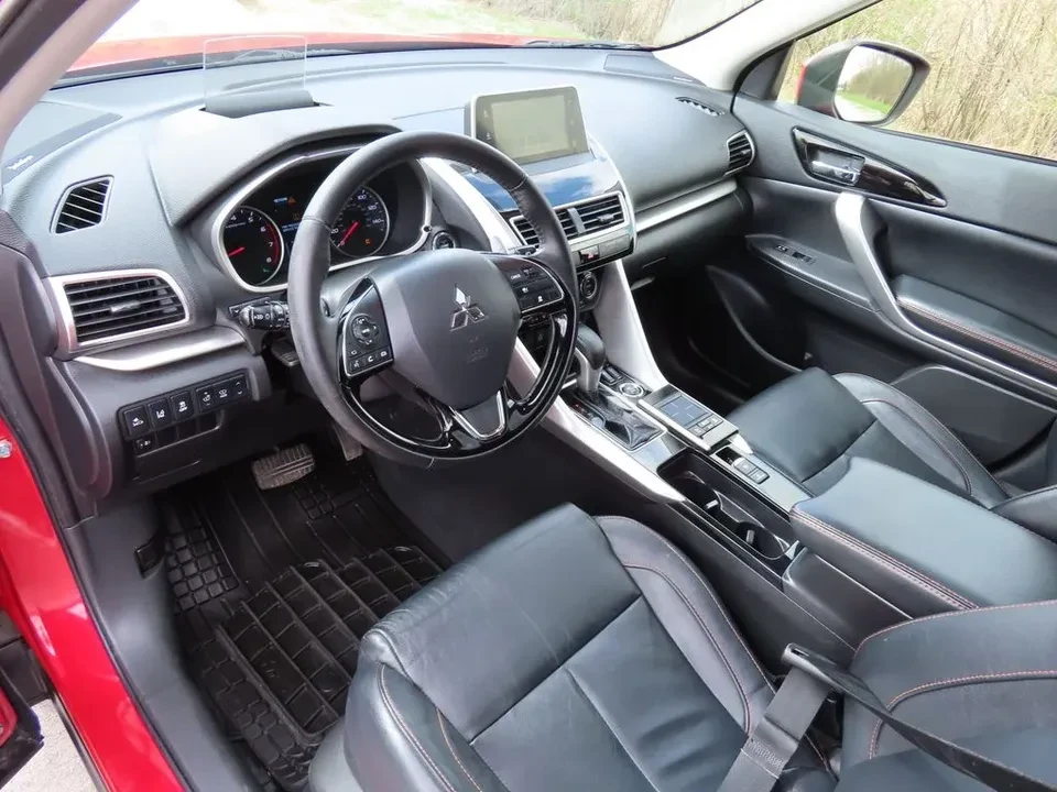 2019 Mitsubishi Eclipse Cross - Image 5 of 10