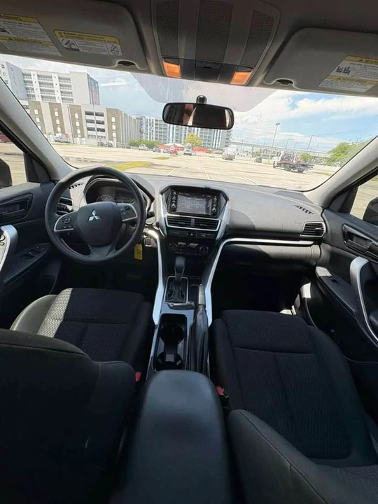 2019 Mitsubishi Eclipse - Image 7 of 18
