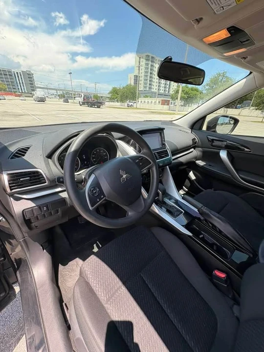 2019 Mitsubishi Eclipse - Image 8 of 18