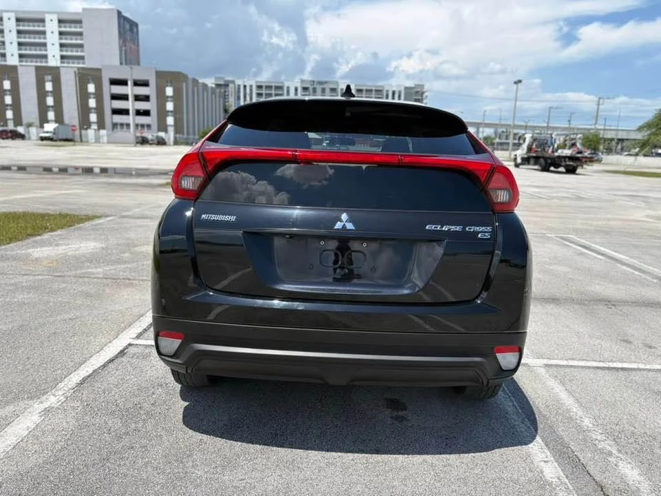 2019 Mitsubishi Eclipse - Image 3 of 18