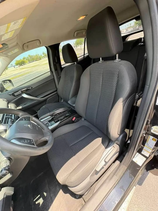 2019 Mitsubishi Eclipse - Image 9 of 18