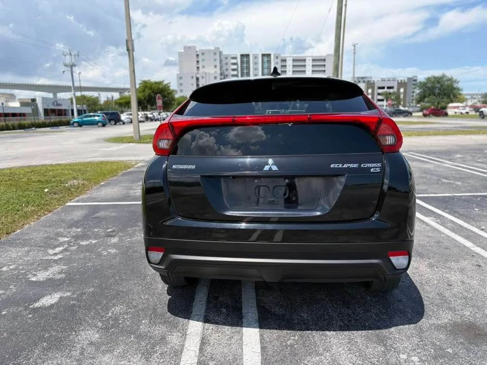 2019 Mitsubishi Eclipse - Image 4 of 18