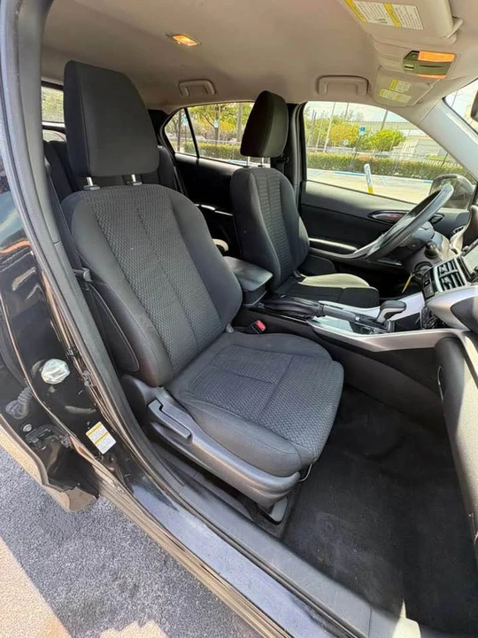 2019 Mitsubishi Eclipse - Image 13 of 17