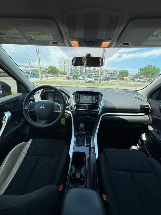 2019 Mitsubishi Eclipse - Image 7 of 18