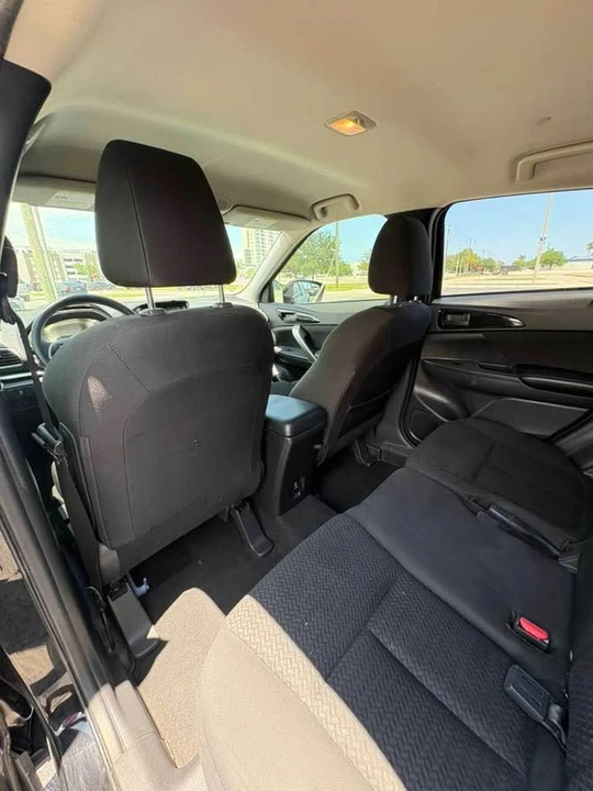2019 Mitsubishi Eclipse - Image 13 of 18