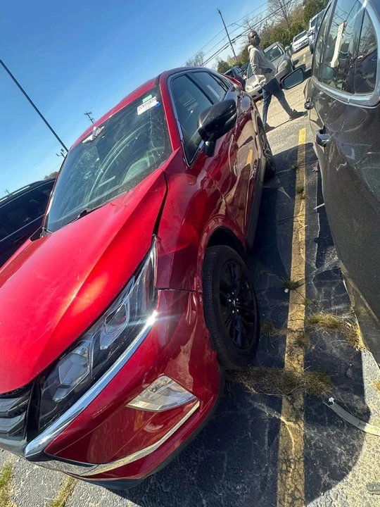 2019 Mitsubishi Eclipse - Image 10 of 16