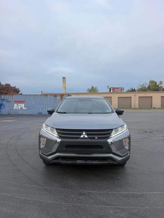 2019 Mitsubishi Eclipse Cross - Image 2 of 13