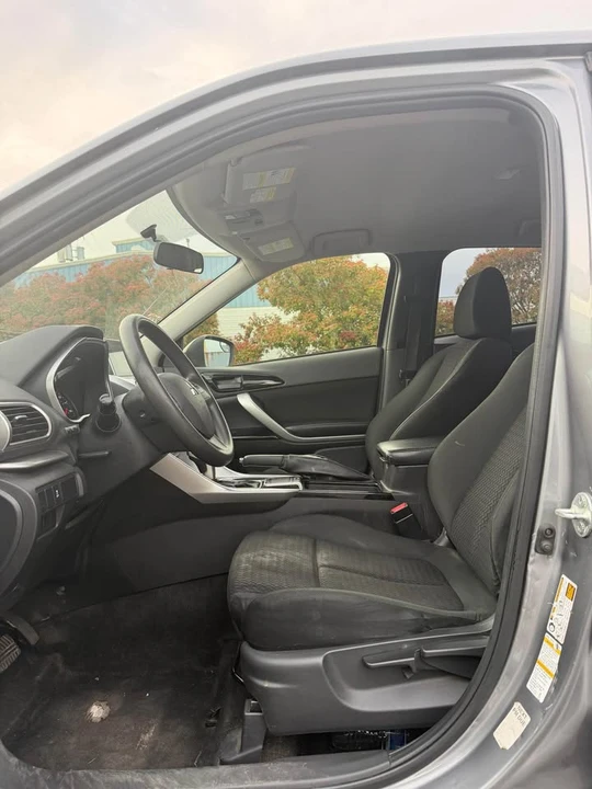 2019 Mitsubishi Eclipse Cross - Image 9 of 13