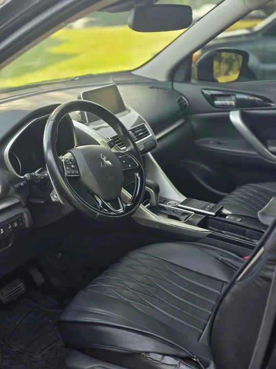 2019 Mitsubishi Eclipse - Image 8 of 13
