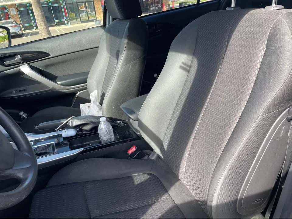 2019 Mitsubishi Eclipse - Image 3 of 7