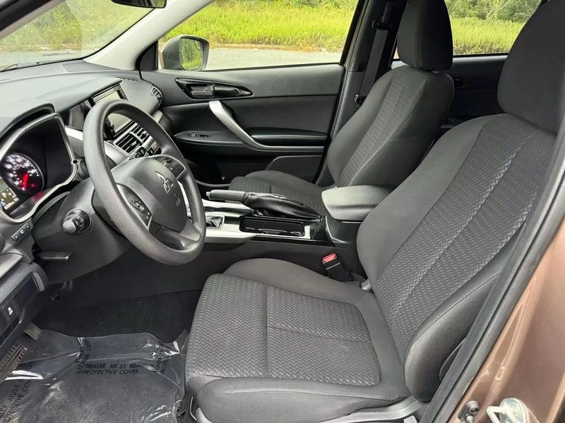 2019 Mitsubishi Eclipse Cross - Image 2 of 14