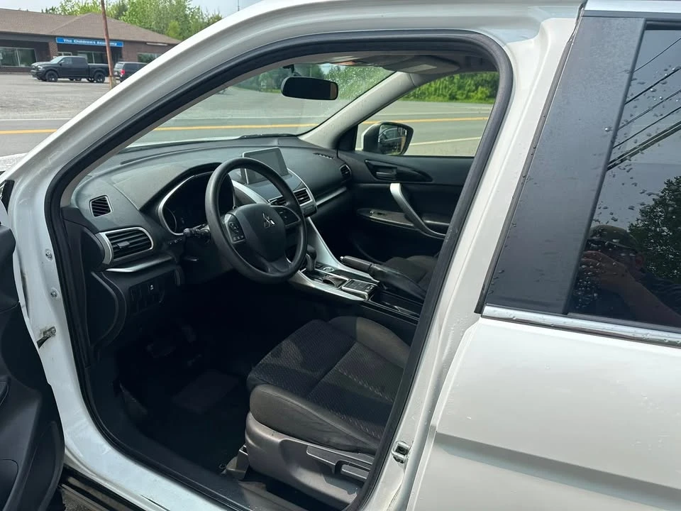 2019 Mitsubishi Eclipse Cross - Image 5 of 13