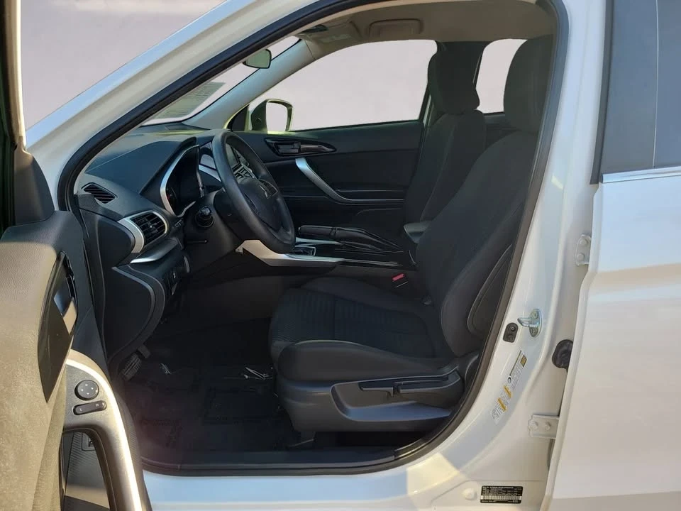 2019 Mitsubishi Eclipse Cross - Image 8 of 19