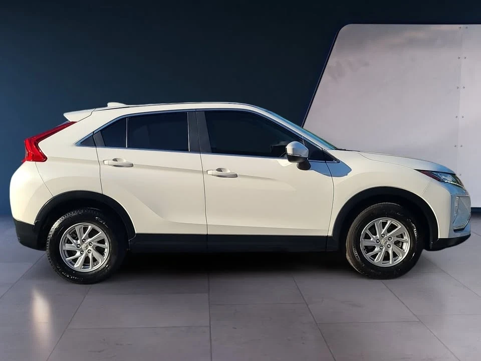2019 Mitsubishi Eclipse Cross - Image 4 of 19