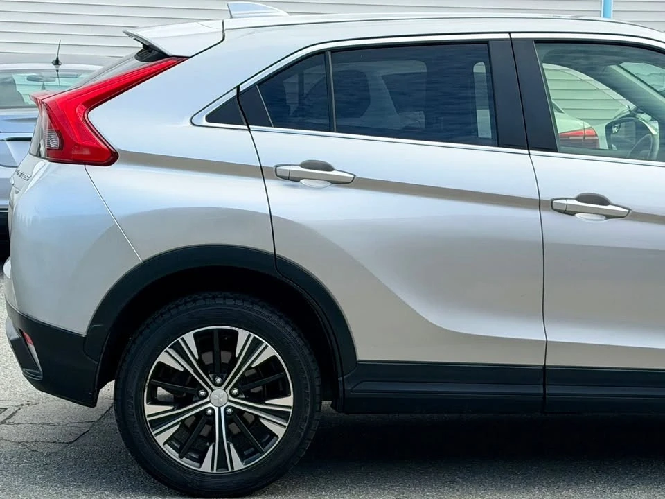2019 Mitsubishi Eclipse Cross - Image 8 of 17
