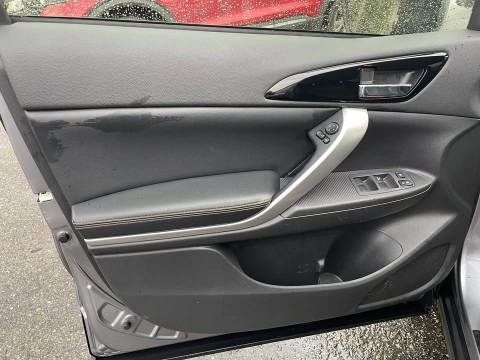 2019 Mitsubishi Eclipse Cross - Image 8 of 14