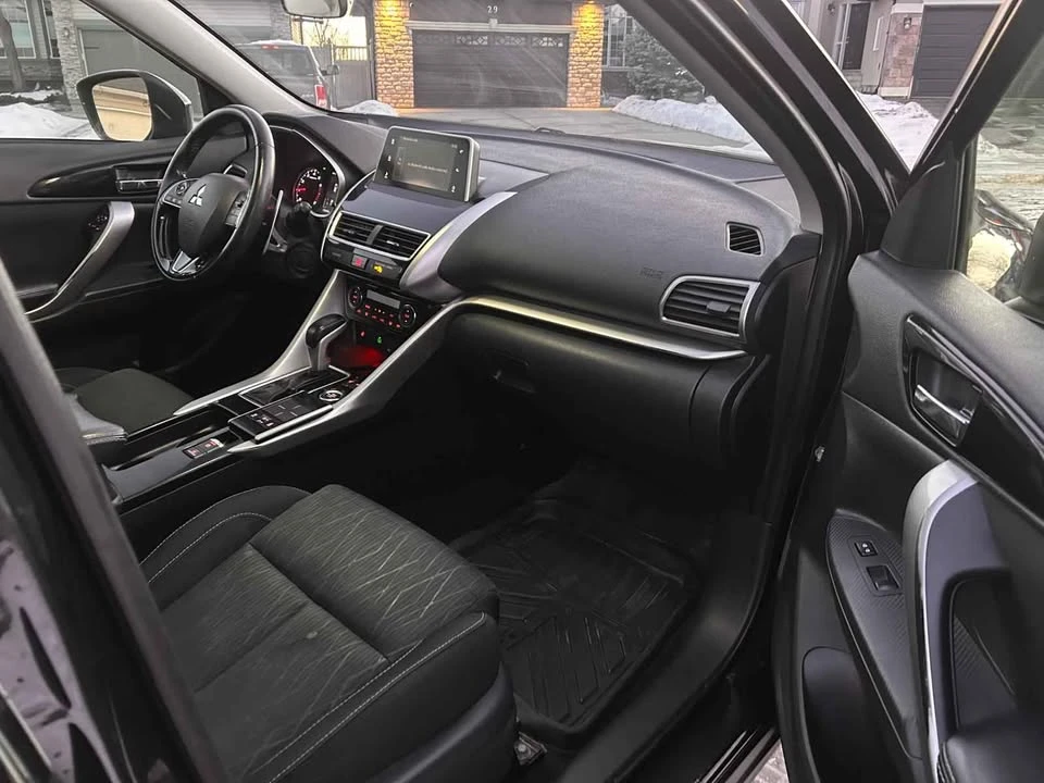2019 Mitsubishi Eclipse Cross - Image 8 of 11