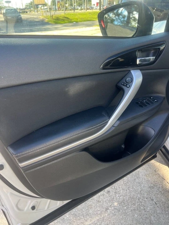 2019 Mitsubishi Eclipse Cross - Image 16 of 20