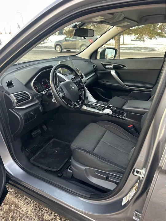 2019 Mitsubishi Eclipse Cross - Image 8 of 13