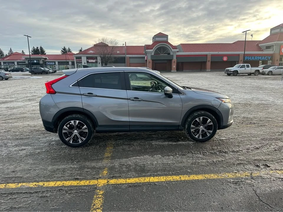 2019 Mitsubishi Eclipse Cross - Image 4 of 13
