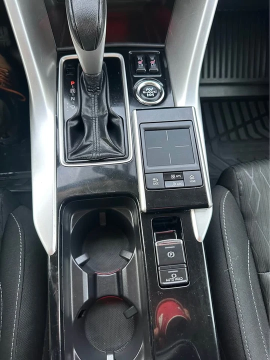 2019 Mitsubishi Eclipse Cross - Image 9 of 13