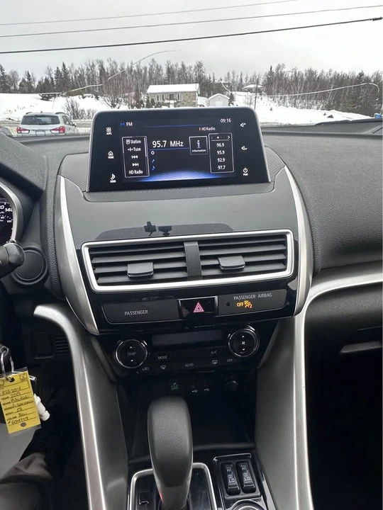 2019 Mitsubishi Eclipse Cross - Image 9 of 10