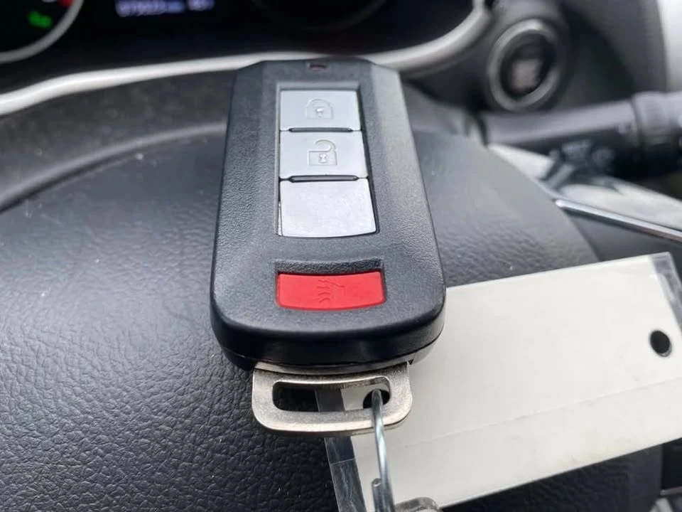 2019 Mitsubishi Eclipse Cross - Image 9 of 12