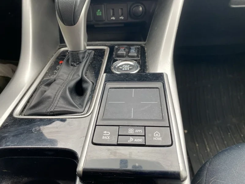 2019 Mitsubishi Eclipse Cross - Image 8 of 9