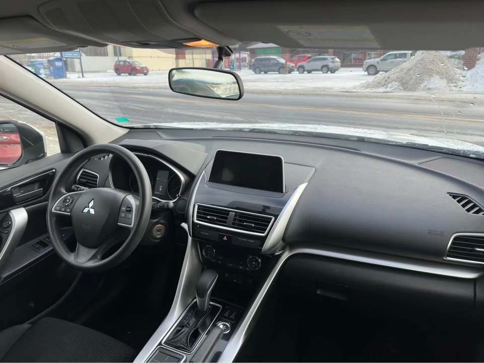 2019 Mitsubishi Eclipse Cross - Image 8 of 16