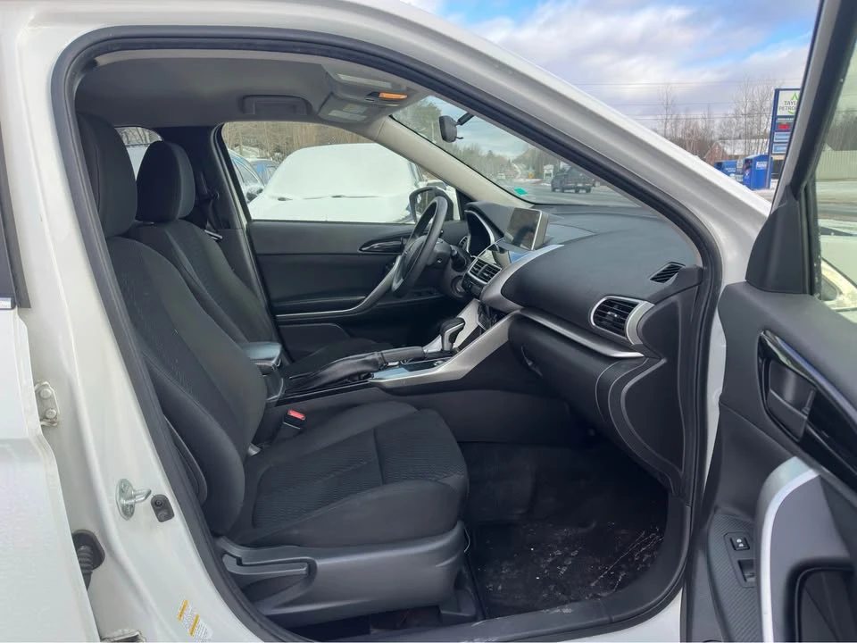 2019 Mitsubishi Eclipse Cross - Image 9 of 16