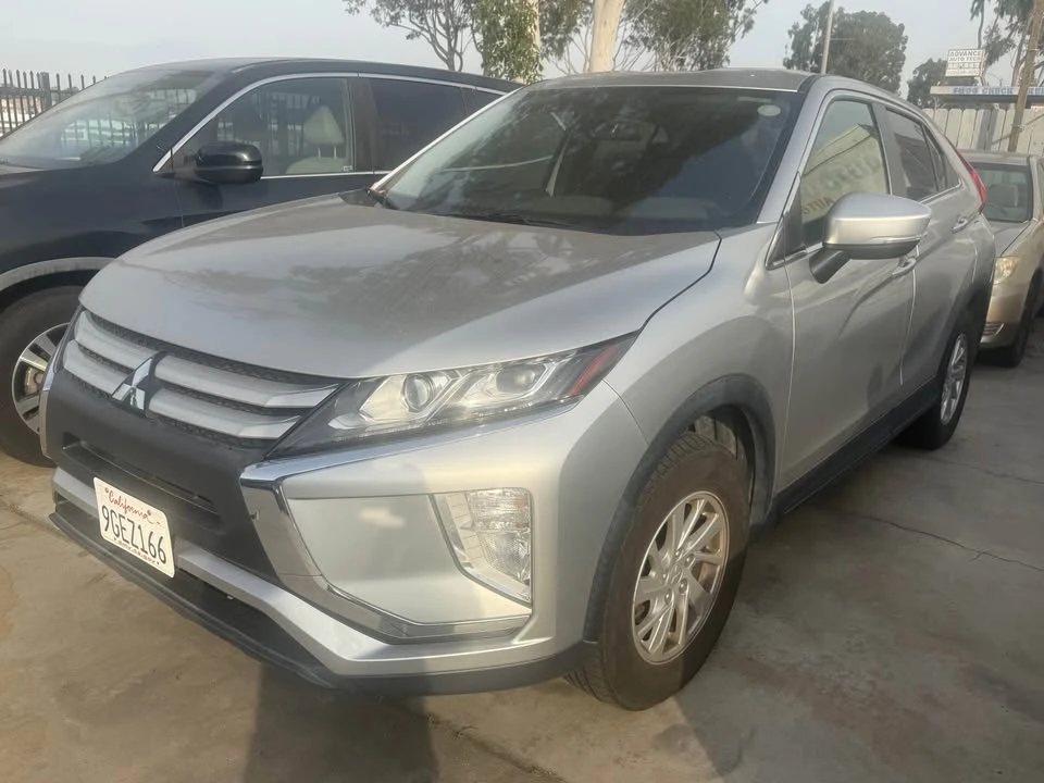 2019 Mitsubishi Eclipse Cross - Image 2 of 8