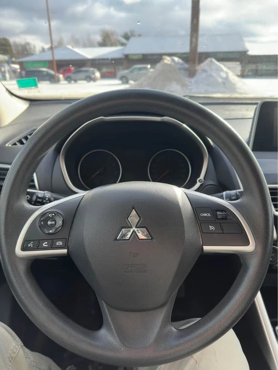 2019 Mitsubishi Eclipse Cross - Image 12 of 16