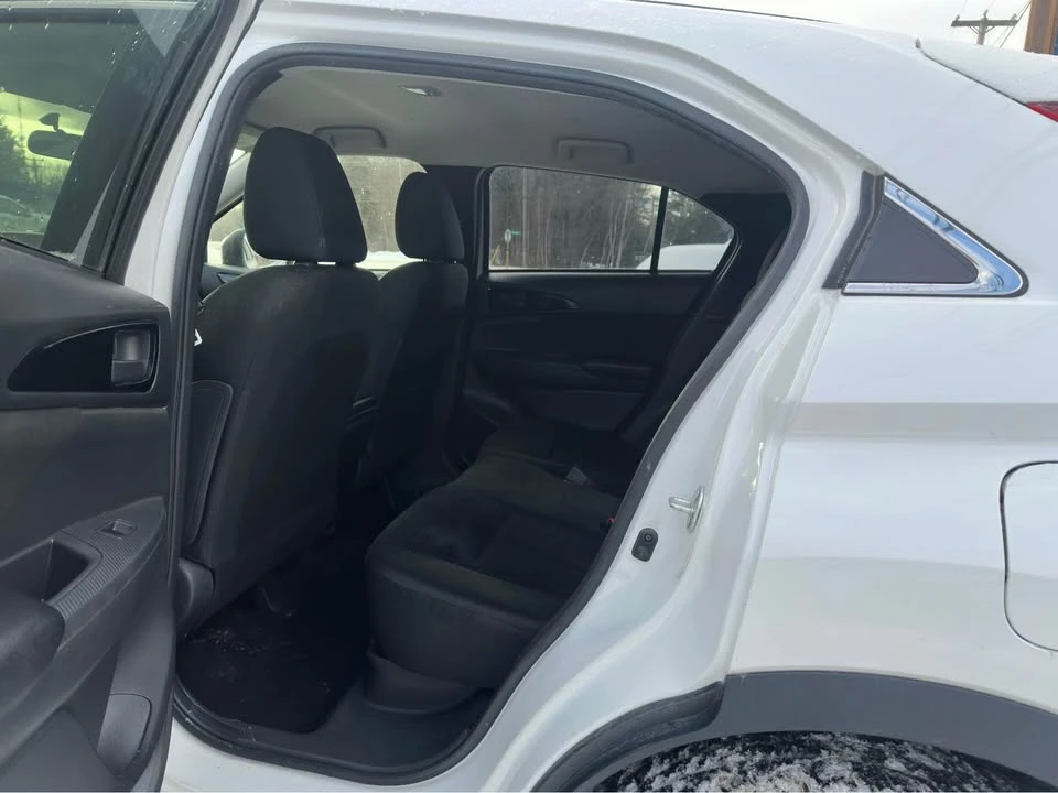 2019 Mitsubishi Eclipse Cross - Image 16 of 18