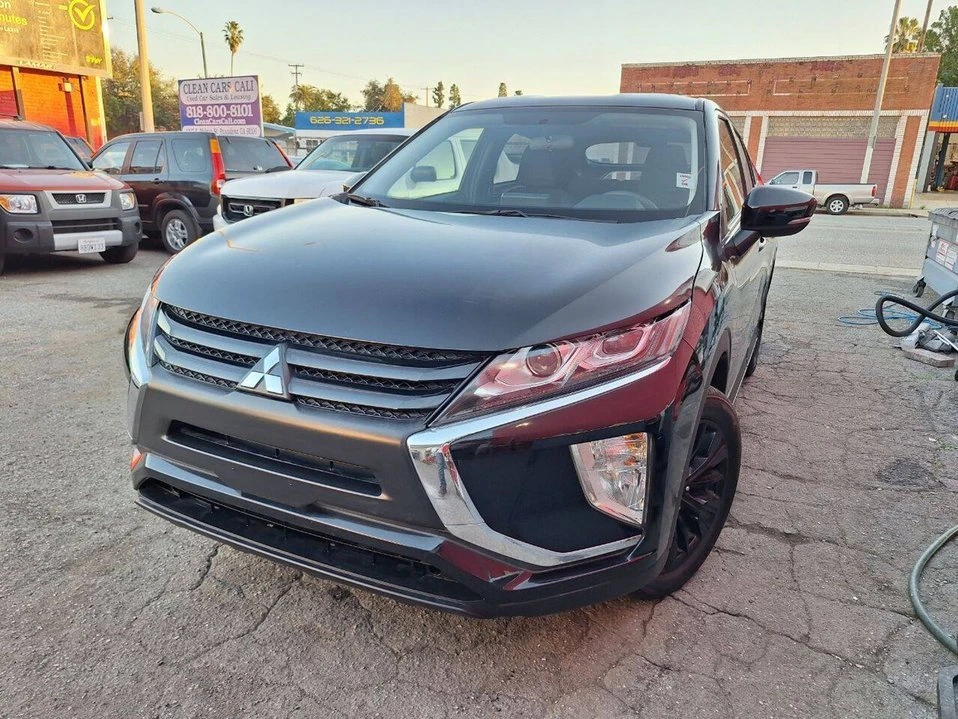 2019 Mitsubishi Eclipse Cross - Image 2 of 16