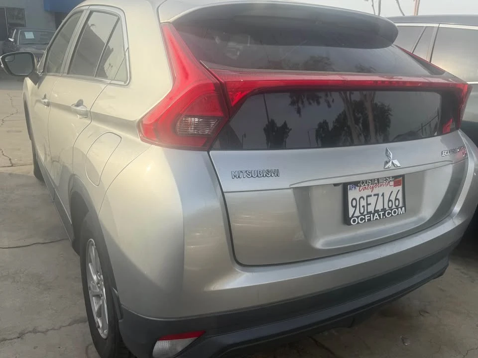 2019 Mitsubishi Eclipse Cross - Image 3 of 8