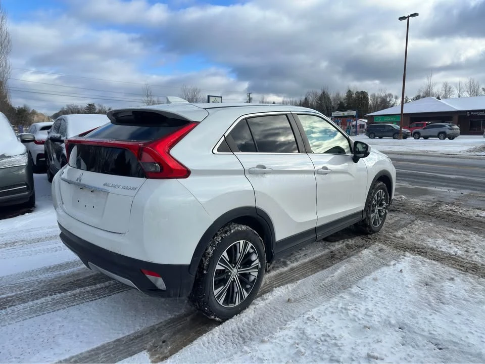 2019 Mitsubishi Eclipse Cross - Image 8 of 18