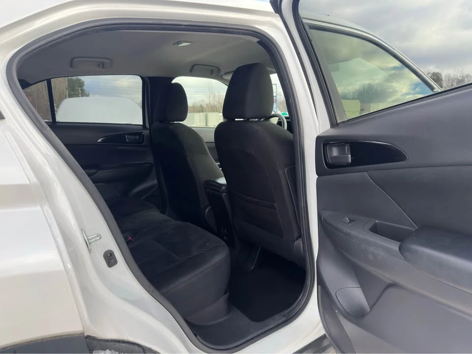 2019 Mitsubishi Eclipse Cross - Image 15 of 18