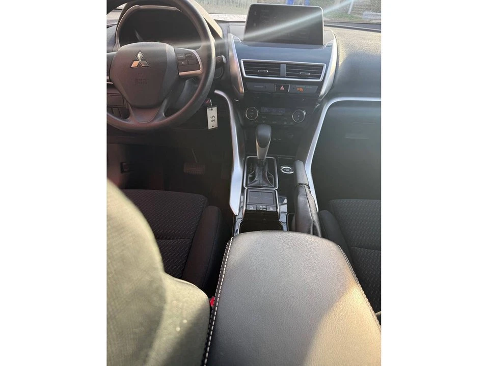 2019 Mitsubishi Eclipse Cross - Image 7 of 9