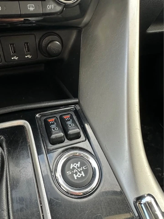 2019 Mitsubishi Eclipse Cross - Image 3 of 18