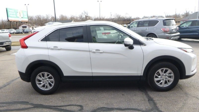 2019 Mitsubishi Eclipse Cross - Image 4 of 16