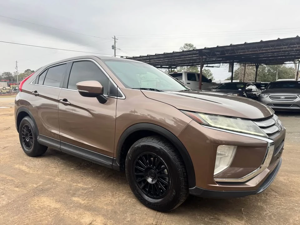2019 Mitsubishi Eclipse Cross - Image 2 of 9