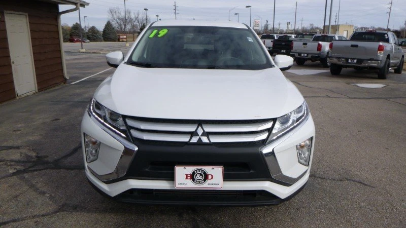 2019 Mitsubishi Eclipse Cross - Image 3 of 16