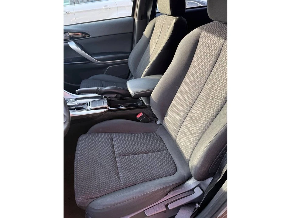 2019 Mitsubishi Eclipse Cross - Image 5 of 9