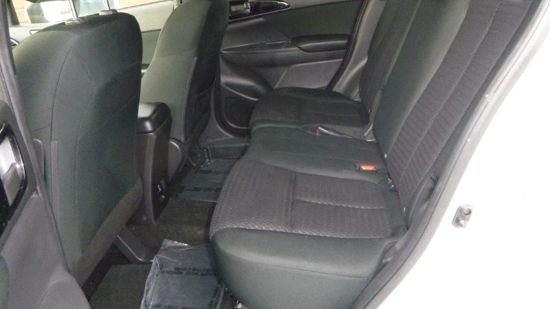 2019 Mitsubishi Eclipse Cross - Image 9 of 16