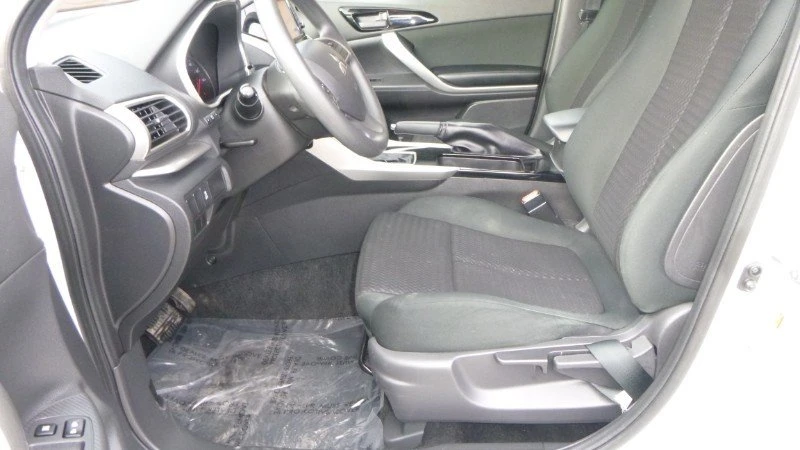 2019 Mitsubishi Eclipse Cross - Image 10 of 16