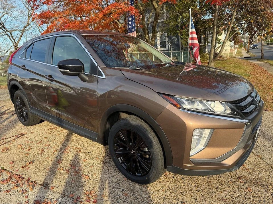 2019 Mitsubishi Eclipse Cross - Image 2 of 9