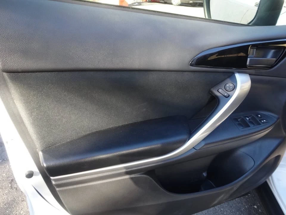2019 Mitsubishi Eclipse Cross - Image 16 of 20