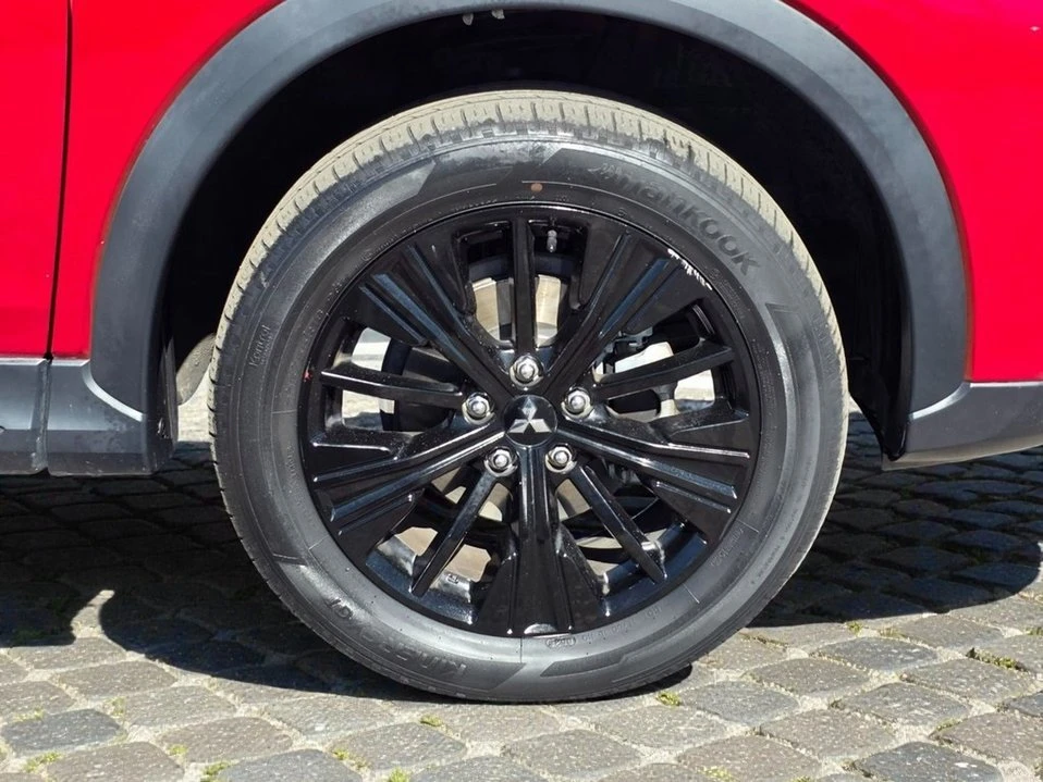 2019 Mitsubishi Eclipse Cross - Image 8 of 20