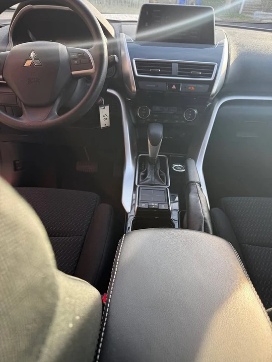 2019 Mitsubishi Eclipse Cross - Image 7 of 9