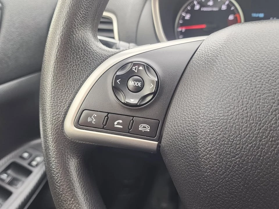 2019 Mitsubishi Eclipse Cross - Image 17 of 20